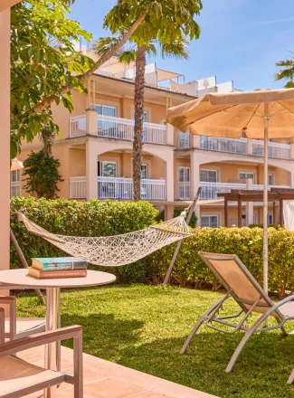 Zafirocanpicafort  Onebedroomprivategardensuite